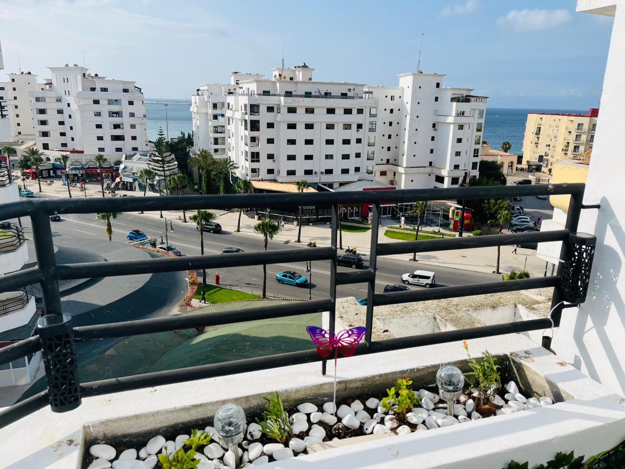 Bright Apartment With Sea View, Few Steps Away From The Tgv Tanger Kültér fotó