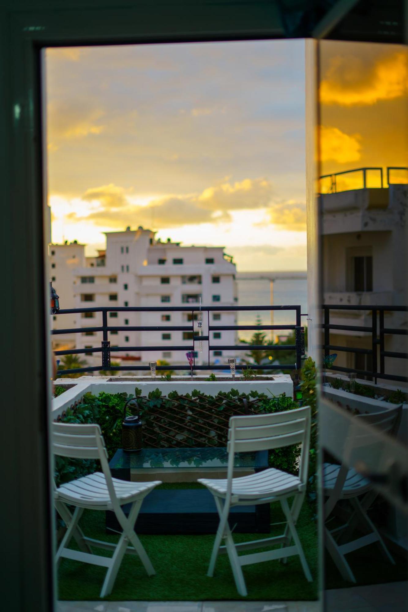 Bright Apartment With Sea View, Few Steps Away From The Tgv Tanger Kültér fotó